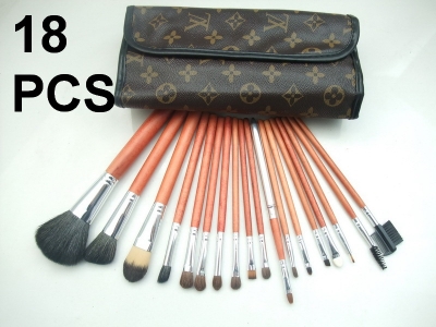 New Fashion Brand 18 Pcs Brush Set Professional Wholesale